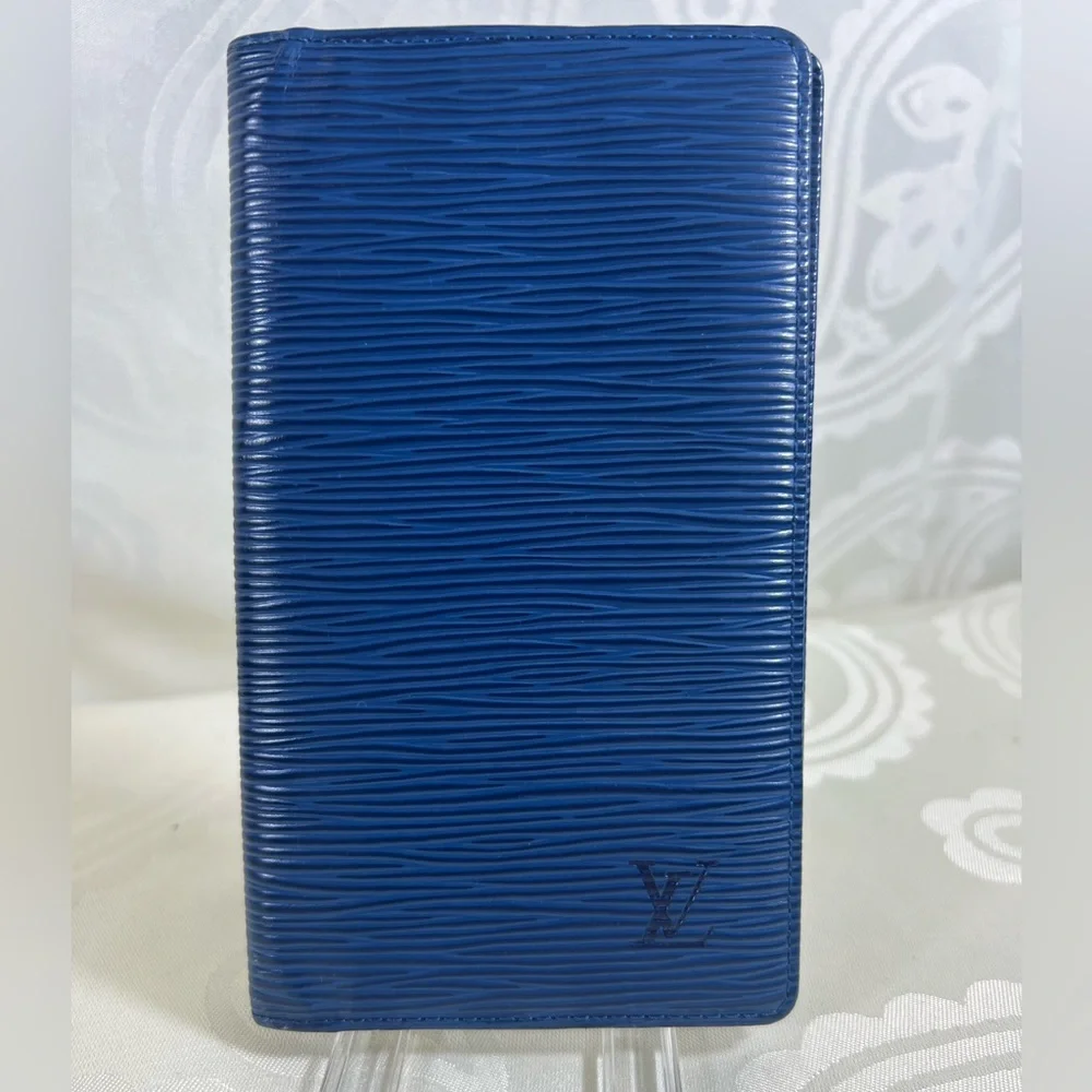 1038: Louis Vuitton Epi Blue Leather Bifold Long Wallet